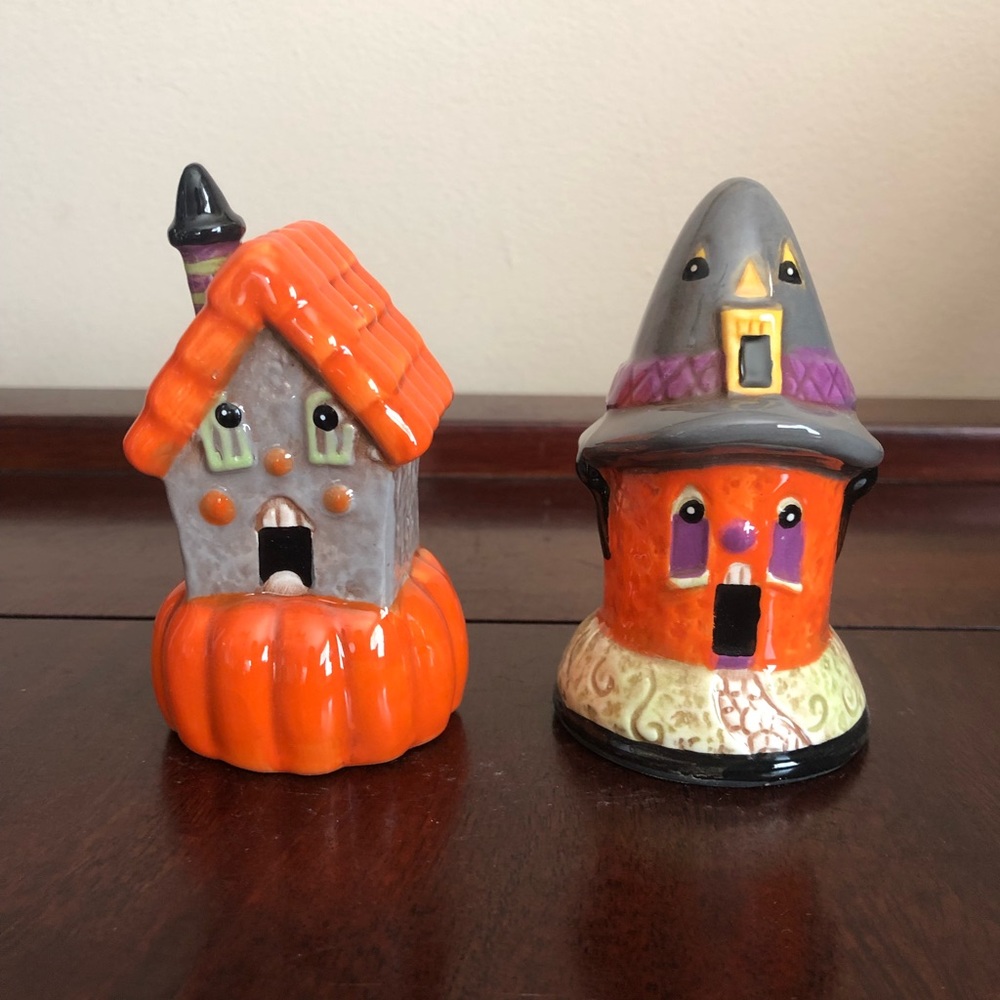 Johanna Parker Haunted House Salt & Pepper Shakers Set - Halloween